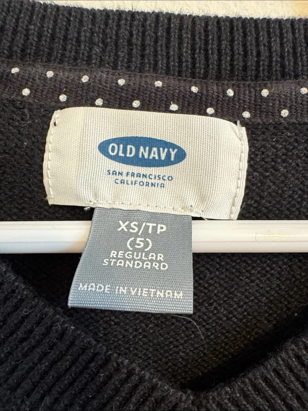 Old Navy Black V-Neck Pullover Sweater